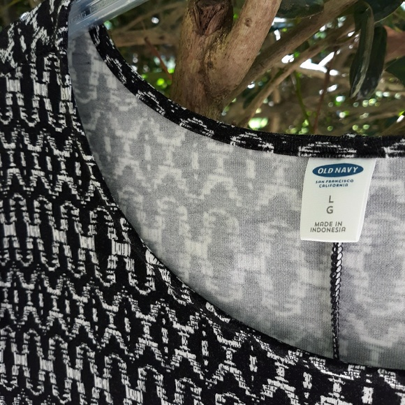 NWT OLD NAVY GEOMETRIC B&W RAYON DRESS, L - Picture 3 of 5